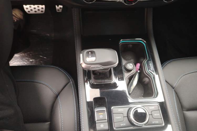 Used BAIC Off-Road BJ40 2023 2.0T Automatic Four-Wheel Drive Urban Hunter Edition Chivalrous Type Gear Lever
