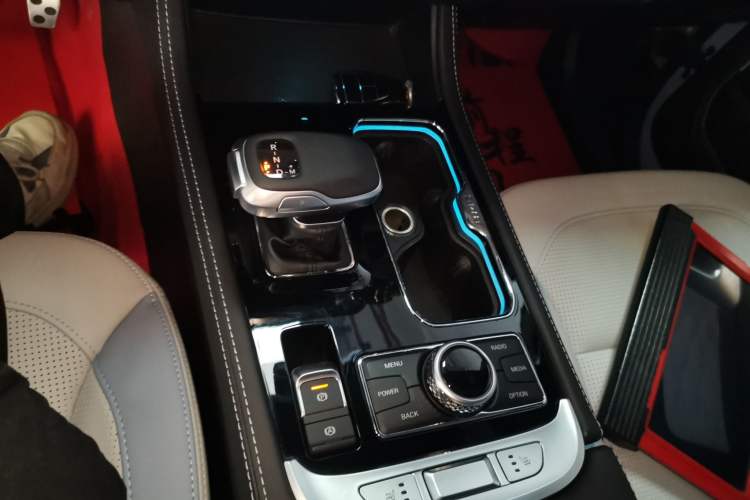Used BAIC Off-Road BJ40 2023 2.0D Automatic Four-Wheel Drive Blade Hero Edition Adventurer Type Gear Lever