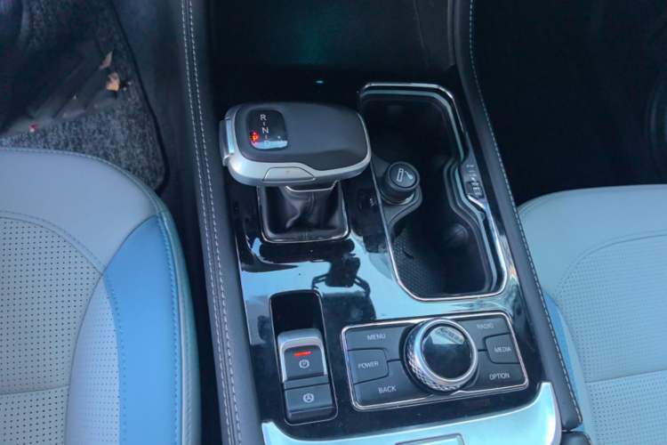 Used BAIC Off-Road BJ40 2023 2.0T Automatic Four-Wheel Drive Urban Hunter Edition Chivalrous Type Gear Lever