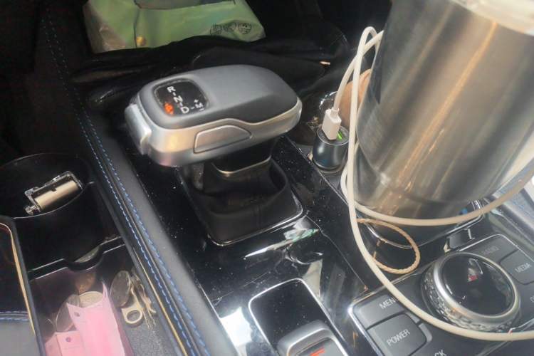 Used BAIC Off-Road BJ40 2023 2.0T Automatic Four-Wheel Drive Urban Hunter Edition Chivalrous Type Gear Lever