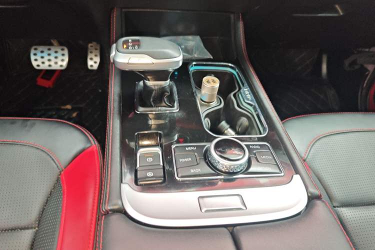 Used BAIC Off-Road BJ40 2023 2.0T Automatic Four-Wheel Drive Urban Hunter Edition Chivalrous Type Gear Lever
