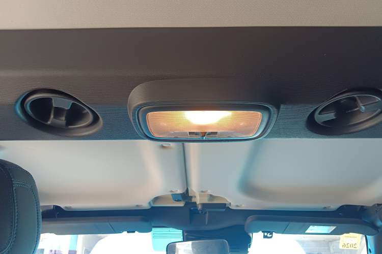 Used BAIC Off-Road BJ40 2023 2.0D Automatic Four-Wheel Drive Blade Hero Edition Adventurer Type Headliner