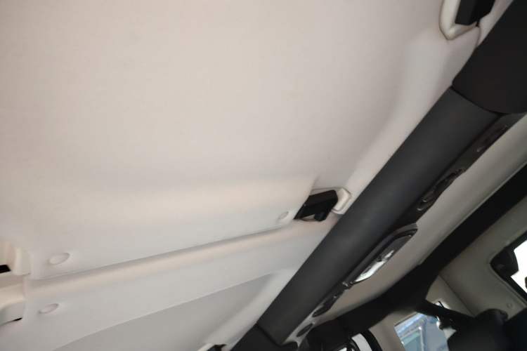 Used BAIC Off-Road BJ40 2023 2.0T Automatic Four-Wheel Drive Urban Hunter Edition Chivalrous Type Headliner
