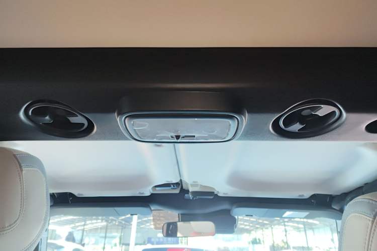 Used BAIC Off-Road BJ40 2023 2.0T Automatic Four-Wheel Drive Urban Hunter Edition Chivalrous Type Headliner