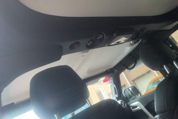 Used BAIC Off-Road BJ40 2023 2.0T Automatic Four-Wheel Drive Urban Hunter Edition Chivalrous Type Headliner