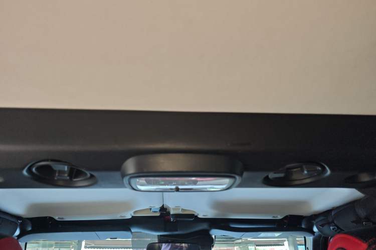 Used BAIC Off-Road BJ40 2023 2.0T Automatic Four-Wheel Drive Urban Hunter Edition Chivalrous Type Headliner