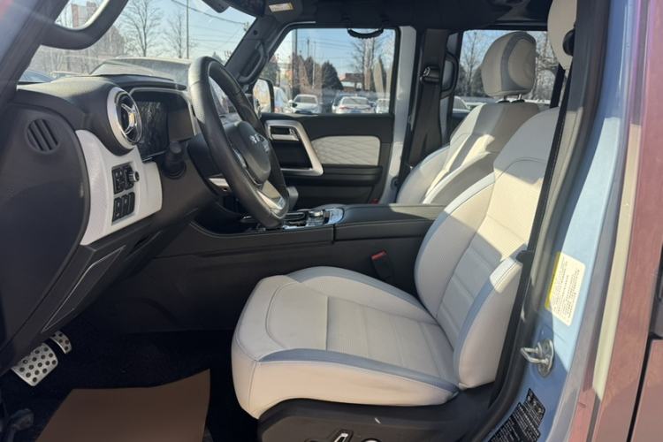 Used BAIC Off-Road BJ40 2023 2.0T Automatic Four-Wheel Drive Urban Hunter Edition Prestige Version Interior 2