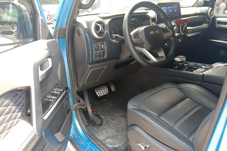 Used BAIC Off-Road BJ40 2023 2.0D Automatic Four-Wheel Drive Blade Hero Edition Adventurer Type Interior 3