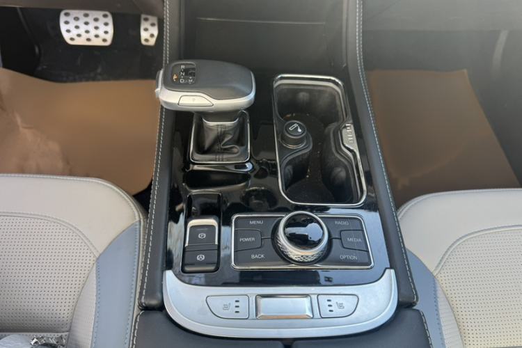 Used BAIC Off-Road BJ40 2023 2.0T Automatic Four-Wheel Drive Urban Hunter Edition Prestige Version Interior 6
