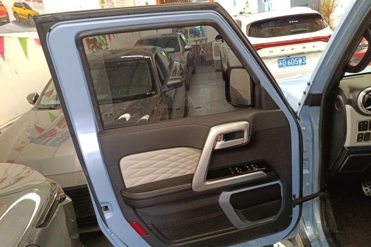 Used BAIC Off-Road BJ40 2023 2.0T Automatic Four-Wheel Drive Urban Hunter Edition Chivalrous Type Left Front Door Interior