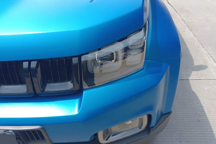 Used BAIC Off-Road BJ40 2023 2.0D Automatic Four-Wheel Drive Blade Hero Edition Adventurer Type Left Front Headlight