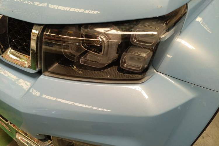 Used BAIC Off-Road BJ40 2023 2.0T Automatic Four-Wheel Drive Urban Hunter Edition Chivalrous Type Left Front Headlight