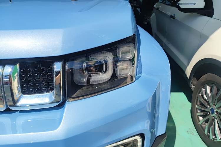Used BAIC Off-Road BJ40 2023 2.0T Automatic Four-Wheel Drive Urban Hunter Edition Chivalrous Type Left Front Headlight