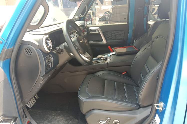 Used BAIC Off-Road BJ40 2023 2.0D Automatic Four-Wheel Drive Blade Hero Edition Adventurer Type Left Front Seat