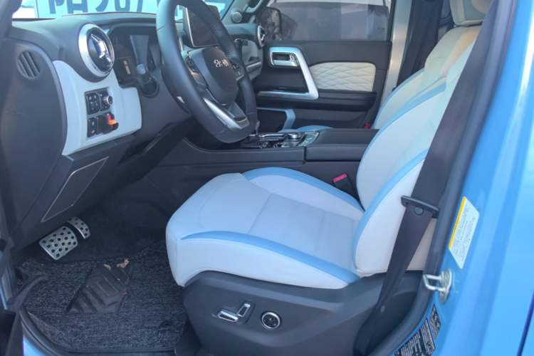 Used BAIC Off-Road BJ40 2023 2.0T Automatic Four-Wheel Drive Urban Hunter Edition Chivalrous Type Left Front Seat