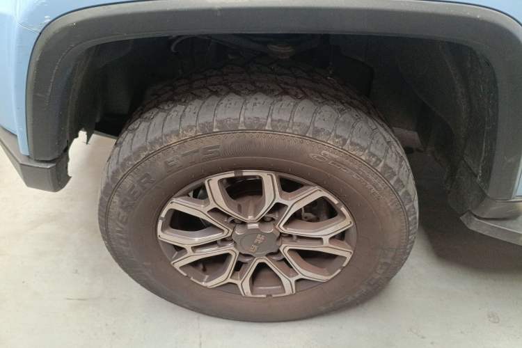 Used BAIC Off-Road BJ40 2023 2.0T Automatic Four-Wheel Drive Urban Hunter Edition Chivalrous Type Left Front Wheel Hub