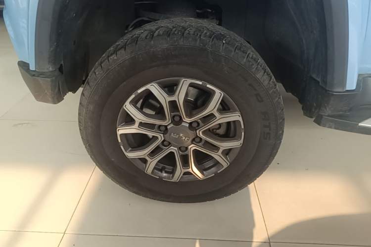 Used BAIC Off-Road BJ40 2023 2.0T Automatic Four-Wheel Drive Urban Hunter Edition Chivalrous Type Left Front Wheel Hub