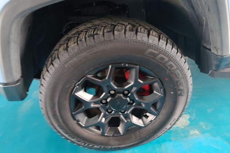 Used BAIC Off-Road BJ40 2023 2.0D Automatic Four-Wheel Drive Blade Hero Edition Adventurer Type Left Front Wheel Hub