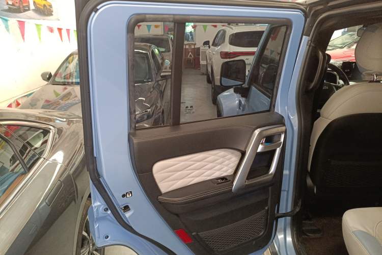 Used BAIC Off-Road BJ40 2023 2.0T Automatic Four-Wheel Drive Urban Hunter Edition Chivalrous Type Left Rear Door Interior