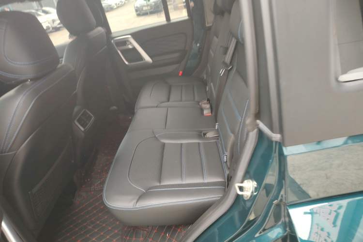 Used BAIC Off-Road BJ40 2023 2.0T Automatic Four-Wheel Drive Urban Hunter Edition Chivalrous Type Left Rear Seat
