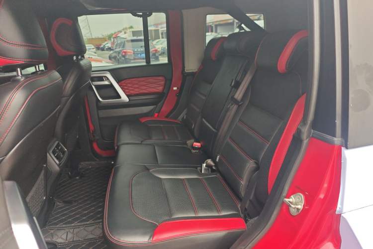Used BAIC Off-Road BJ40 2023 2.0T Automatic Four-Wheel Drive Urban Hunter Edition Chivalrous Type Left Rear Seat