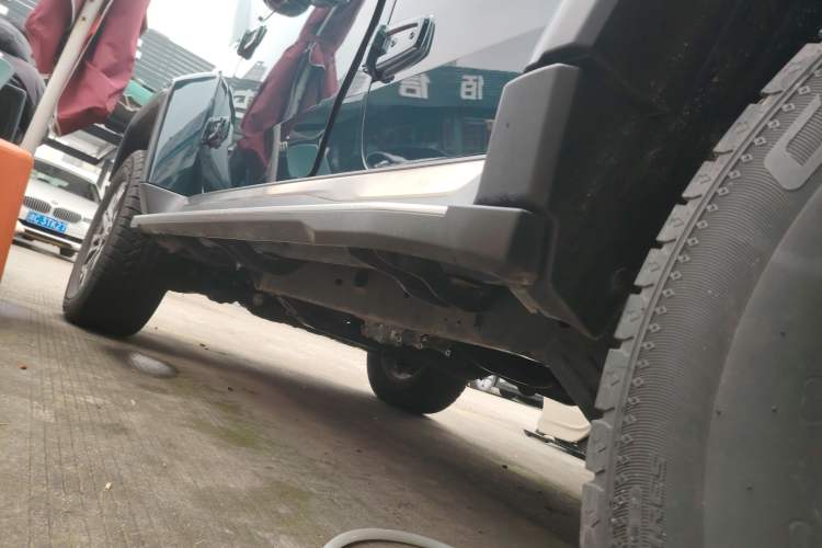 Used BAIC Off-Road BJ40 2023 2.0T Automatic Four-Wheel Drive Urban Hunter Edition Chivalrous Type Left Side Sill