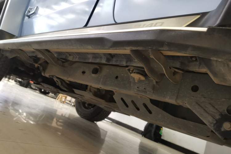 Used BAIC Off-Road BJ40 2023 2.0D Automatic Four-Wheel Drive Blade Hero Edition Adventurer Type Left Side Sill