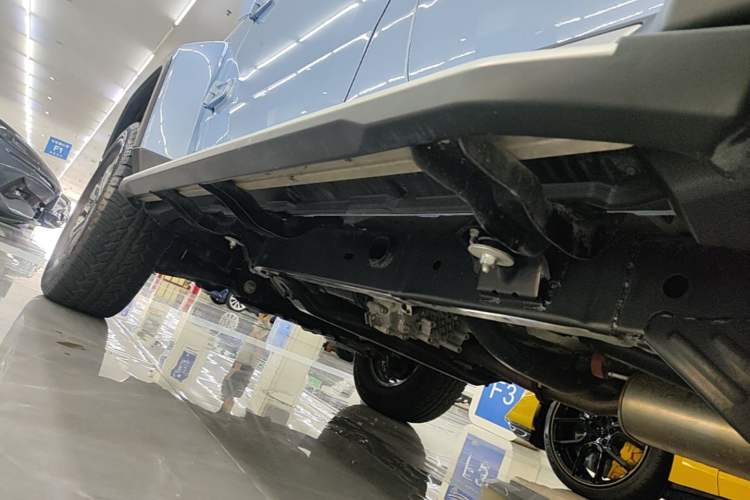 Used BAIC Off-Road BJ40 2023 2.0T Automatic Four-Wheel Drive Urban Hunter Edition Chivalrous Type Left Side Sill