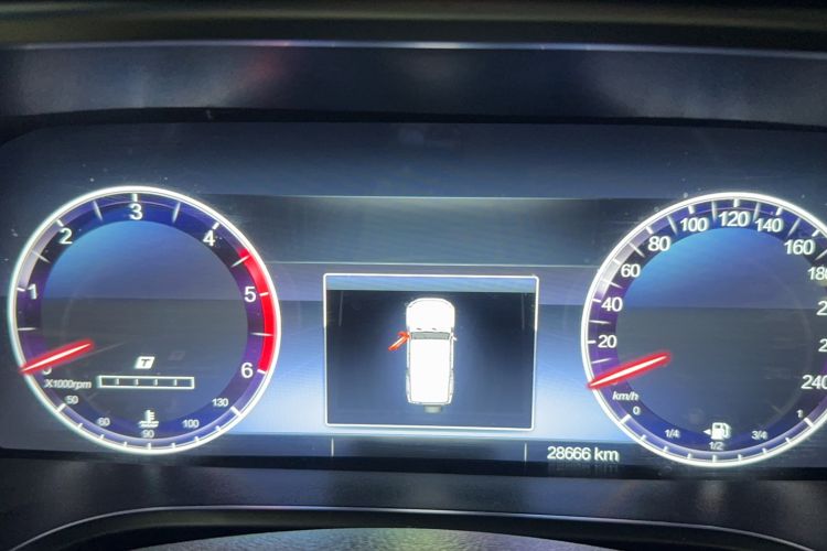 Used BAIC Off-Road BJ40 2023 2.0D Automatic Four-Wheel Drive Blade Hero Edition Adventurer Type Odometer Close Up