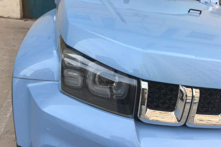 Used BAIC Off-Road BJ40 2023 2.0T Automatic Four-Wheel Drive Urban Hunter Edition Chivalrous Type Right Front Headlight