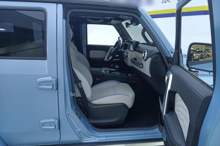 Used BAIC Off-Road BJ40 2023 2.0D Automatic Four-Wheel Drive Blade Hero Edition Adventurer Type Right Front Seat