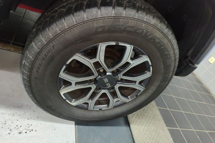 Used BAIC Off-Road BJ40 2023 2.0T Automatic Four-Wheel Drive Urban Hunter Edition Chivalrous Type Right Front Wheel Hub