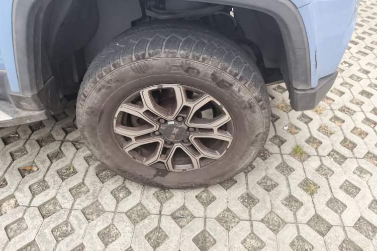Used BAIC Off-Road BJ40 2023 2.0T Automatic Four-Wheel Drive Urban Hunter Edition Chivalrous Type Right Front Wheel Hub