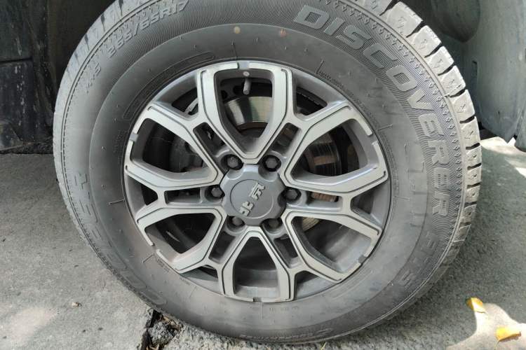 Used BAIC Off-Road BJ40 2023 2.0T Automatic Four-Wheel Drive Urban Hunter Edition Chivalrous Type Right Front Wheel Hub