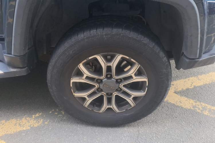 Used BAIC Off-Road BJ40 2023 2.0T Automatic Four-Wheel Drive Urban Hunter Edition Chivalrous Type Right Front Wheel Hub