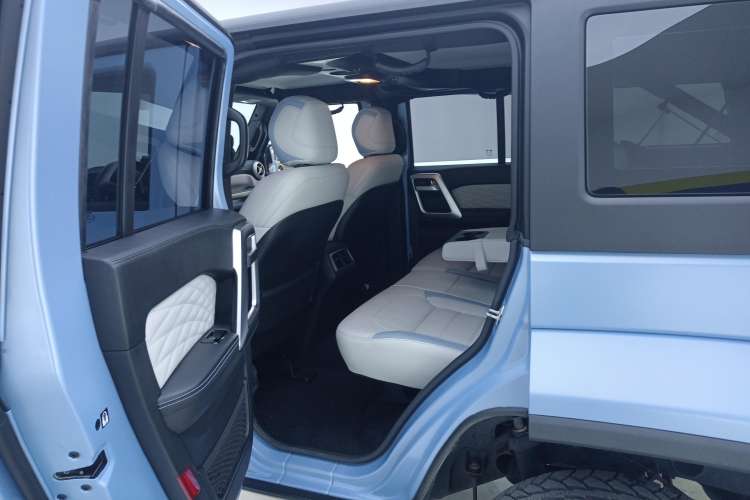 Used BAIC Off-Road BJ40 2023 2.0D Automatic Four-Wheel Drive Blade Hero Edition Adventurer Type Right Rear Seat