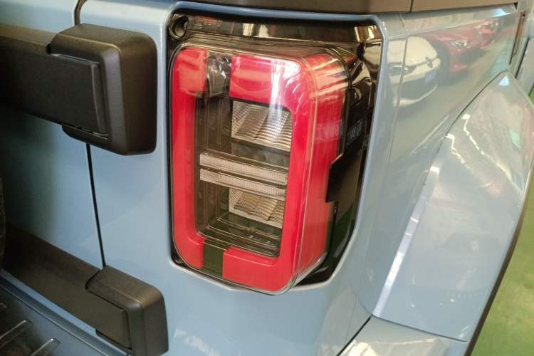 Used BAIC Off-Road BJ40 2023 2.0T Automatic Four-Wheel Drive Urban Hunter Edition Chivalrous Type Right Rear Taillight
