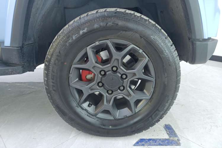 Used BAIC Off-Road BJ40 2023 2.0D Automatic Four-Wheel Drive Blade Hero Edition Adventurer Type Right Rear Wheel Hub