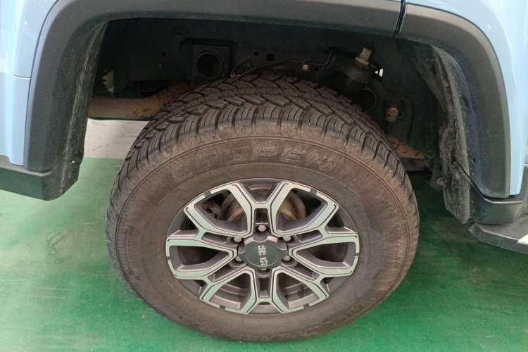 Used BAIC Off-Road BJ40 2023 2.0T Automatic Four-Wheel Drive Urban Hunter Edition Chivalrous Type Right Rear Wheel Hub