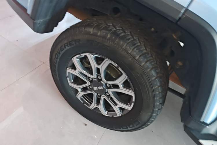 Used BAIC Off-Road BJ40 2023 2.0T Automatic Four-Wheel Drive Urban Hunter Edition Chivalrous Type Right Rear Wheel Hub