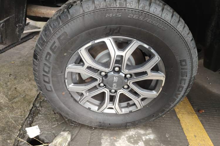 Used BAIC Off-Road BJ40 2023 2.0T Automatic Four-Wheel Drive Urban Hunter Edition Chivalrous Type Right Rear Wheel Hub