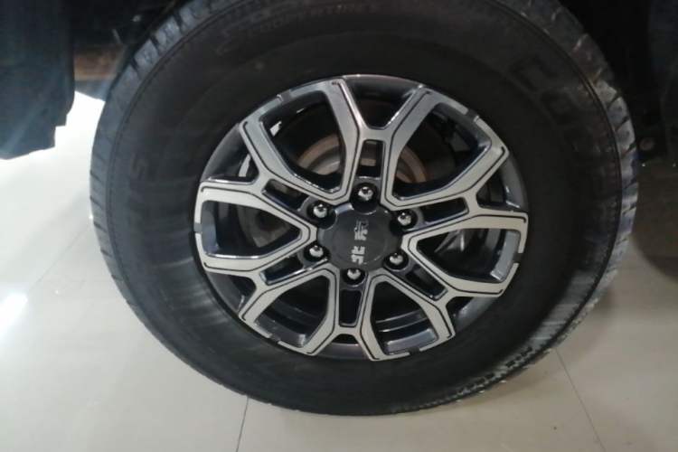 Used BAIC Off-Road BJ40 2023 2.0T Automatic Four-Wheel Drive Urban Hunter Edition Chivalrous Type Right Rear Wheel Hub