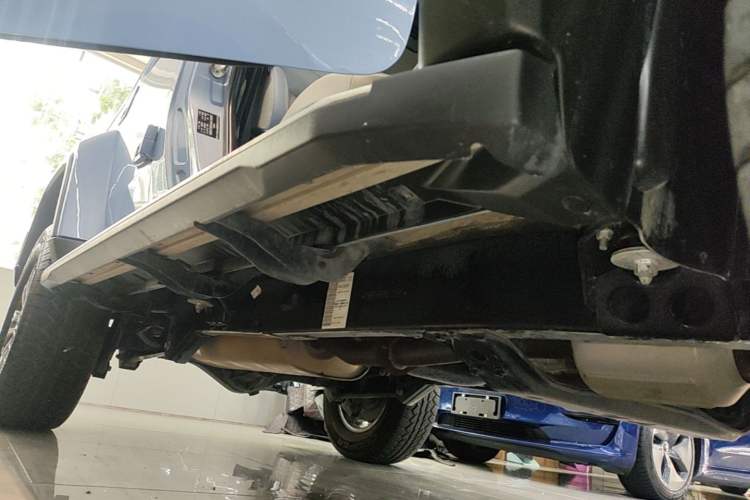 Used BAIC Off-Road BJ40 2023 2.0T Automatic Four-Wheel Drive Urban Hunter Edition Chivalrous Type Right Side Sill
