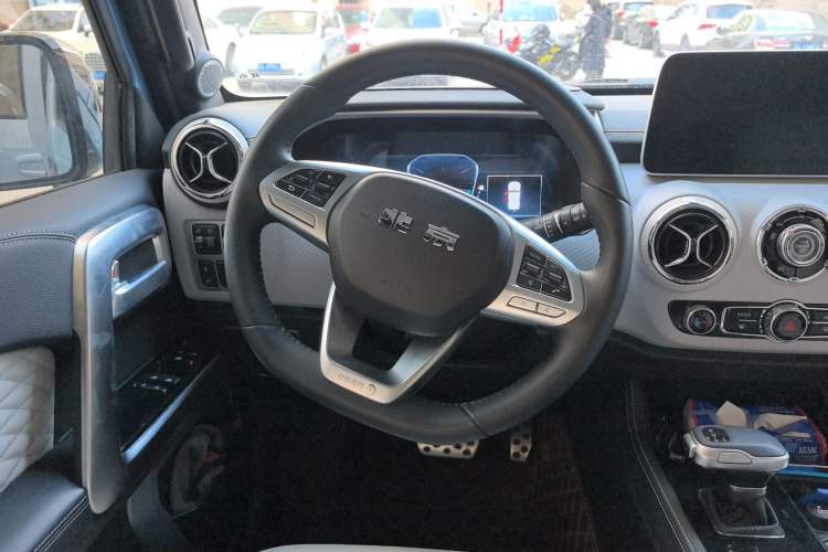 Used BAIC Off-Road BJ40 2023 2.0T Automatic Four-Wheel Drive Urban Hunter Edition Chivalrous Type Steering Wheel