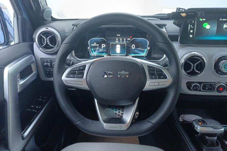 Used BAIC Off-Road BJ40 2023 2.0D Automatic Four-Wheel Drive Blade Hero Edition Adventurer Type Steering Wheel