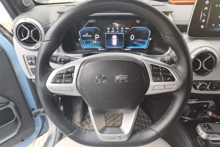 Used BAIC Off-Road BJ40 2023 2.0T Automatic Four-Wheel Drive Urban Hunter Edition Chivalrous Type Steering Wheel