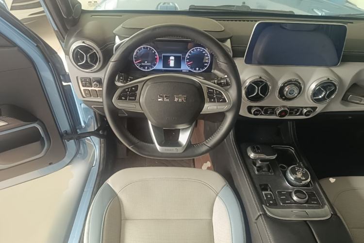 Used BAIC Off-Road BJ40 2023 2.0T Automatic Four-Wheel Drive Urban Hunter Edition Chivalrous Type Steering Wheel