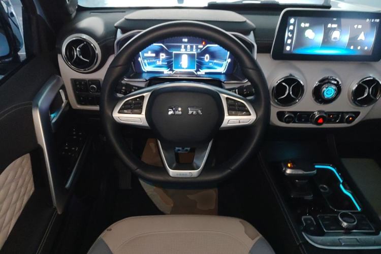 Used BAIC Off-Road BJ40 2023 2.0D Automatic Four-Wheel Drive Blade Hero Edition Adventurer Type Steering Wheel