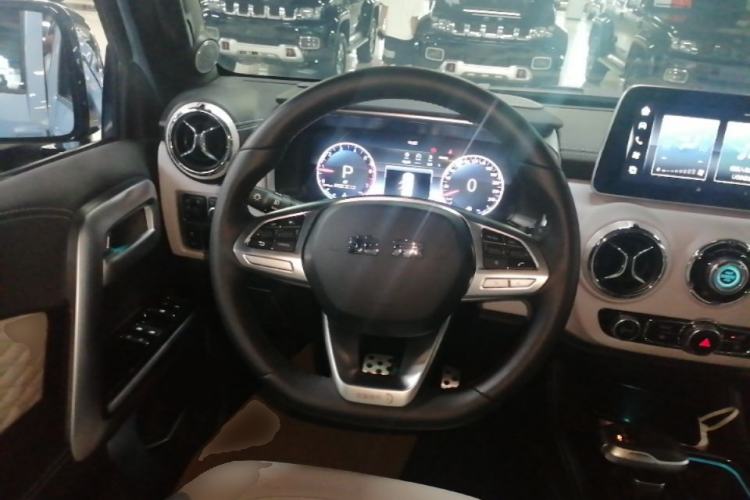 Used BAIC Off-Road BJ40 2023 2.0T Automatic Four-Wheel Drive Urban Hunter Edition Chivalrous Type Steering Wheel