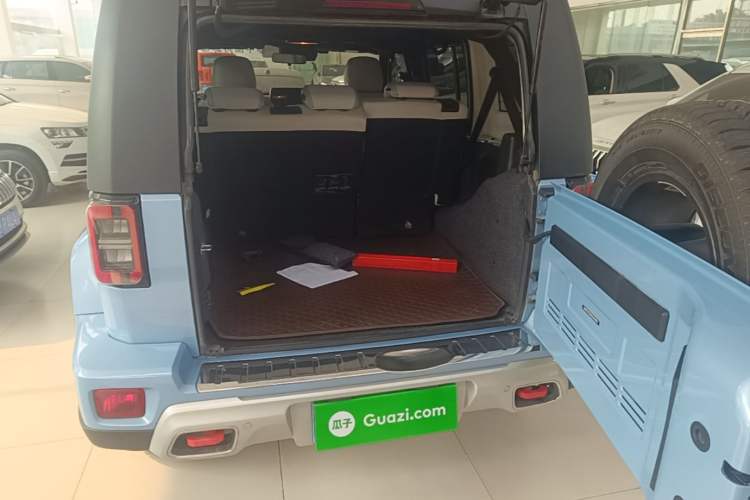 Used BAIC Off-Road BJ40 2023 2.0T Automatic Four-Wheel Drive Urban Hunter Edition Chivalrous Type Trunk